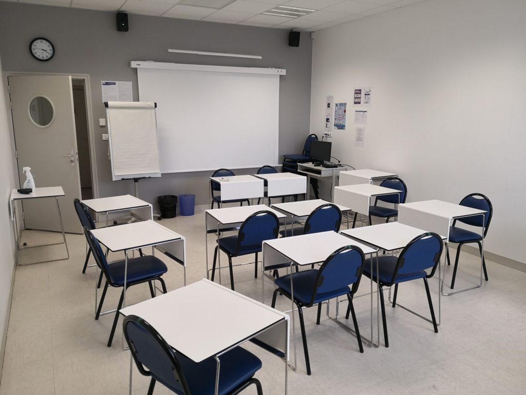 Photo d'une salle de cours à l'IFAS de Laval