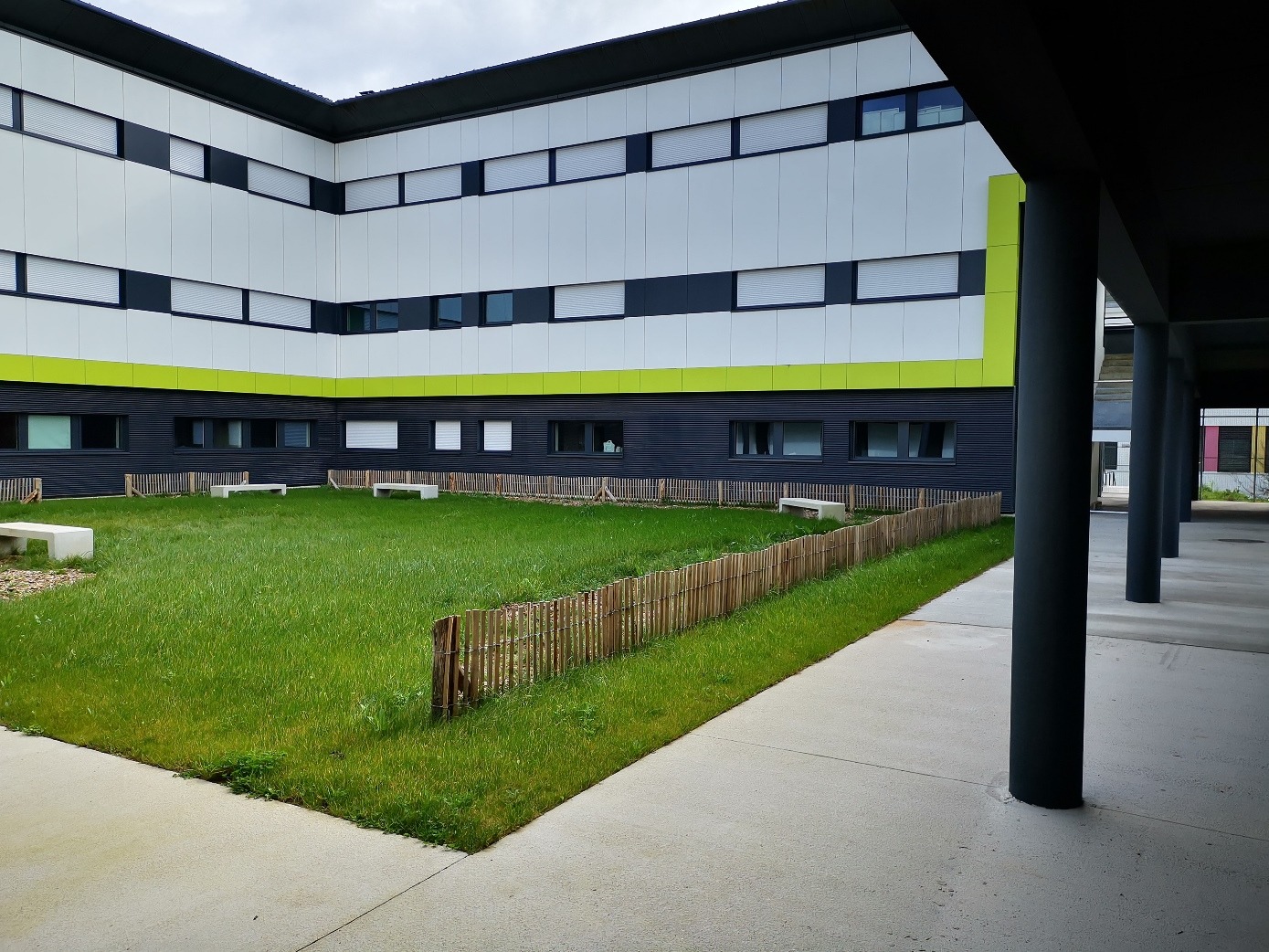 Photo vue extérieur de l'FAS de Laval