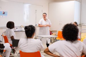 Formation Actualisation des compétences des aides-soignants.