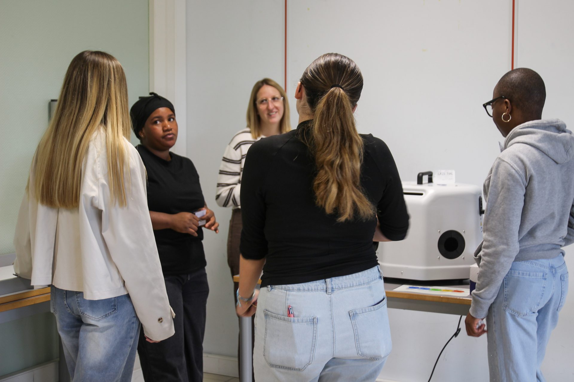 élèves en IFAS lors d'un atelier